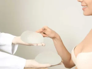 تأثیر سایز پروتز سینه بر فرم و زیبایی آن